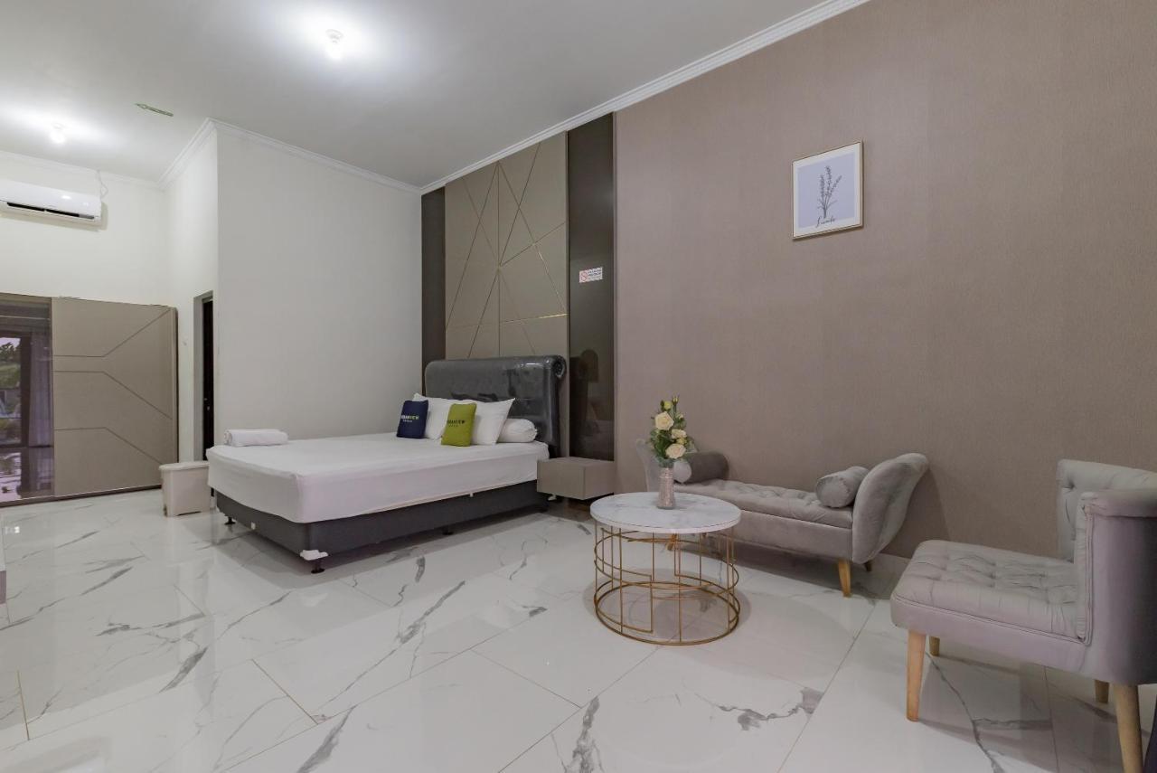 Urbanview Hotel Khayrizsan Tasikmalaya By Reddoorz Exterior foto